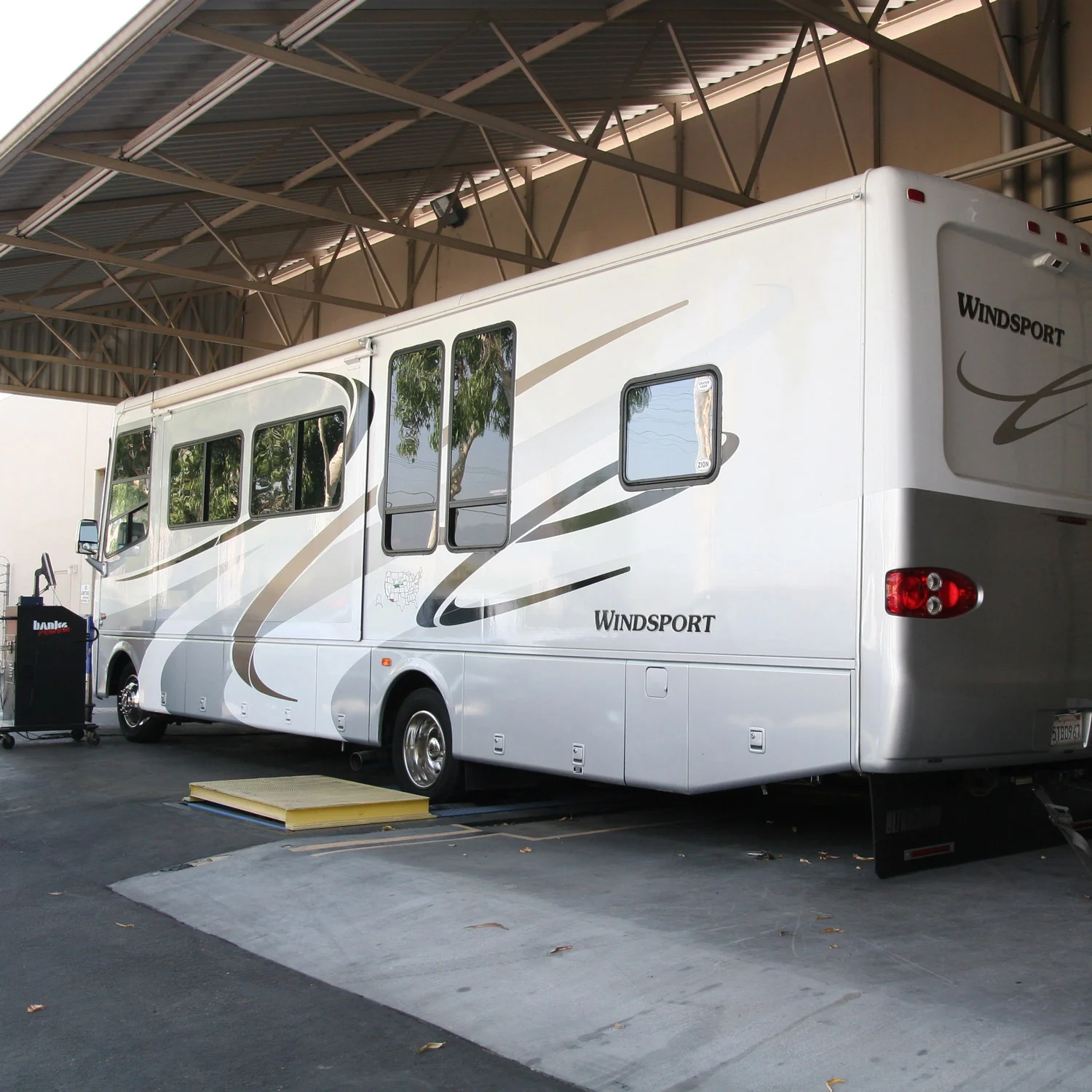 PowerPack Bundle Complete Power System 11-15 Ford 6.8L Class-A Motorhome Left Exit Banks Power 49379 - Image 3