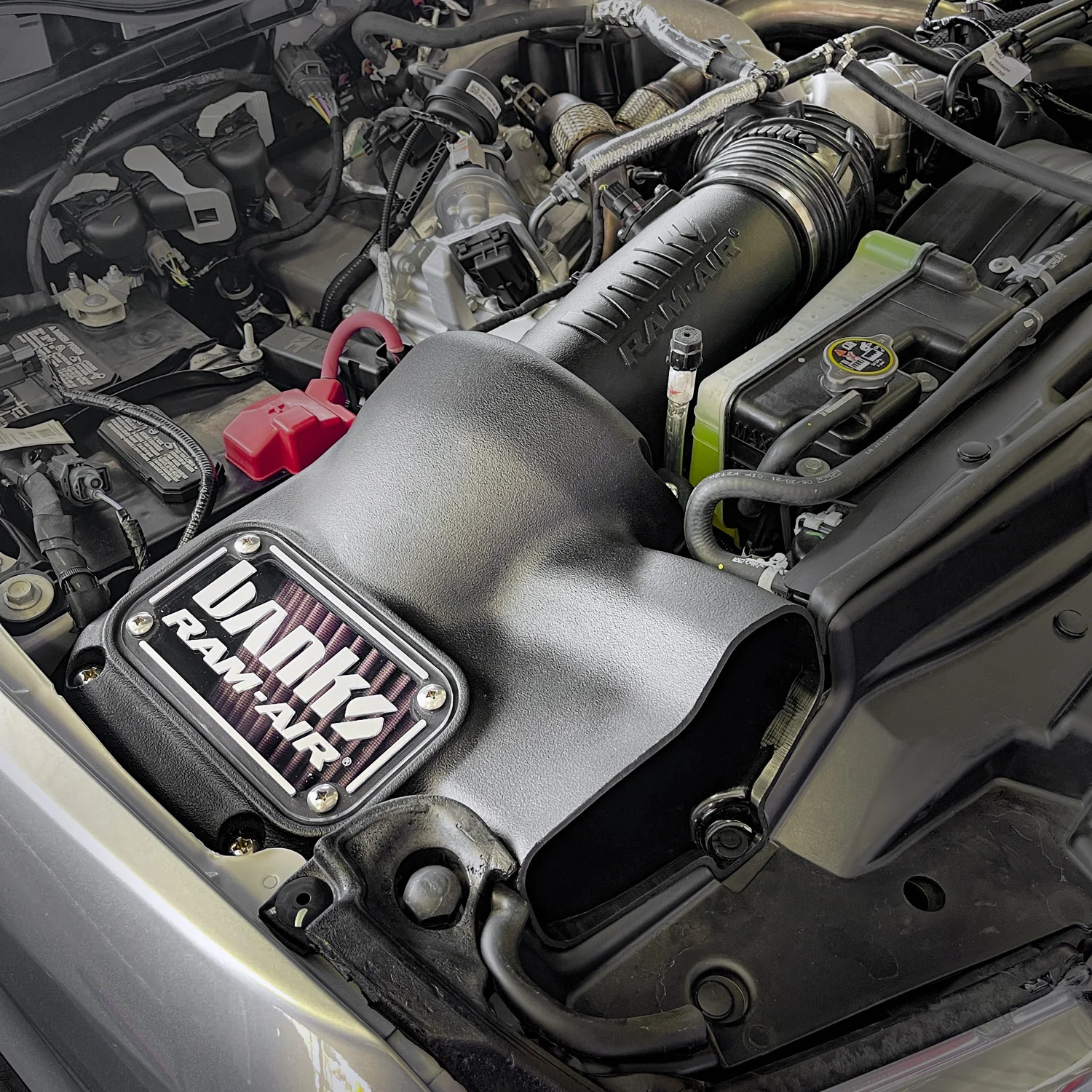 Ram-Air Cold-Air Intake System Dry Filter for 20-22 Ford F250/F350/F450 6.7L Power Stroke Banks Power 41849-D - Image 4